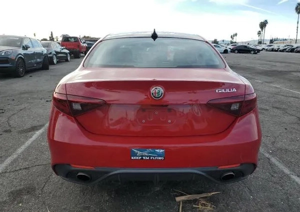 Alfa Romeo Giulia cena 44900 przebieg: 75000, rok produkcji 2018 z Serock małe 46